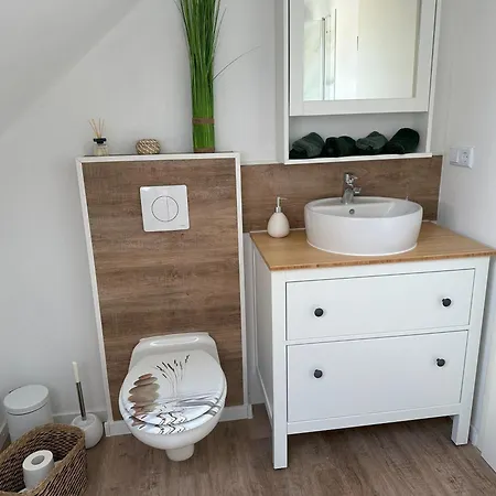 Huus An't Koornfeld Dachgeschosswohnung Mit Loggia דירה