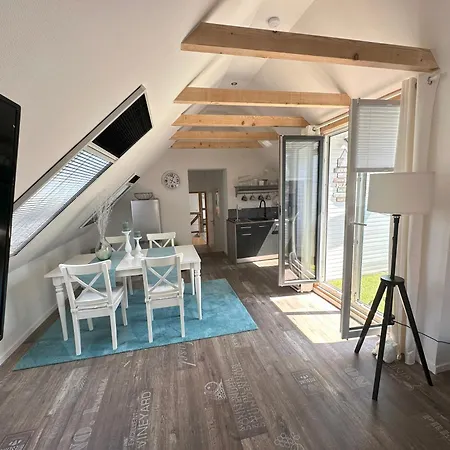 Huus An't Koornfeld Dachgeschosswohnung Mit Loggia Osteel