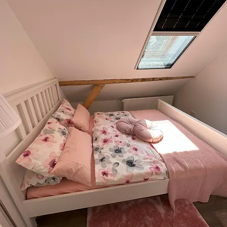 Huus An't Koornfeld Dachgeschosswohnung Mit Loggia Apartment Osteel