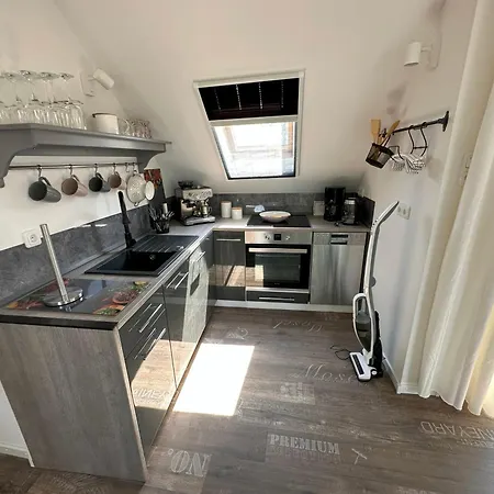 Huus An't Koornfeld Dachgeschosswohnung Mit Loggia * Osteel
