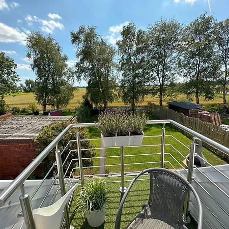 Huus An't Koornfeld Dachgeschosswohnung Mit Loggia דירה *