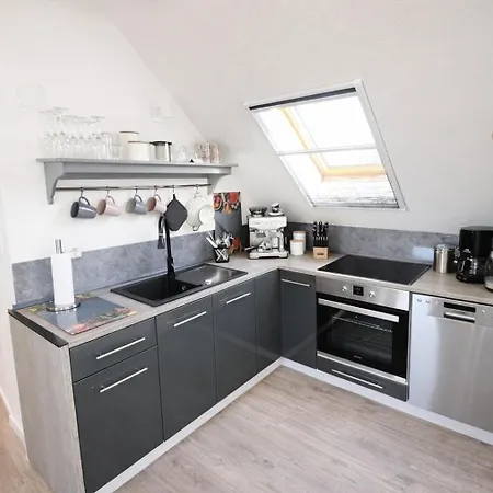 Huus An't Koornfeld Dachgeschosswohnung Mit Loggia Osteel