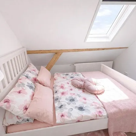 Huus An't Koornfeld Dachgeschosswohnung Mit Loggia *