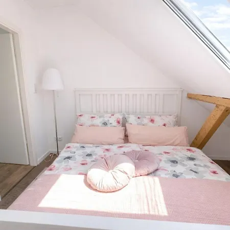 Huus An't Koornfeld Dachgeschosswohnung Mit Loggia