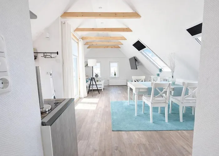Huus An't Koornfeld Dachgeschosswohnung Mit Loggia Osteel